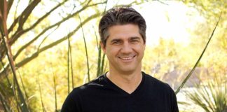 Joshua Becker: Can’t Find Success? Minimize Your Life, Maximize Your Results!