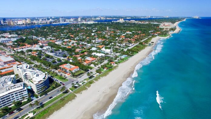 Palm,Beach,,Florida.,Amazing,Aerial,View,Of,Coastline.