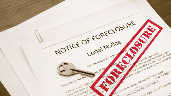 Home,Foreclosure,Legal,Document,With,House,Key