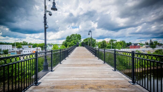 Pedestrian,Bridge,Over,The,Merrimack,River,,In,Manchester,,New,Hampshire.