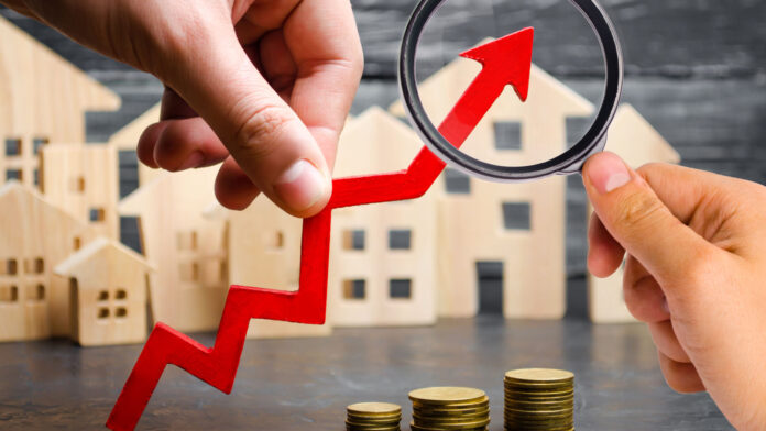 Wooden,Houses,Stand,In,A,Row,From,Small,To,Large