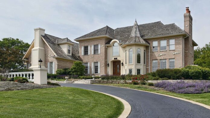 Co-Ownership of Luxury Residences in Fractional Shares