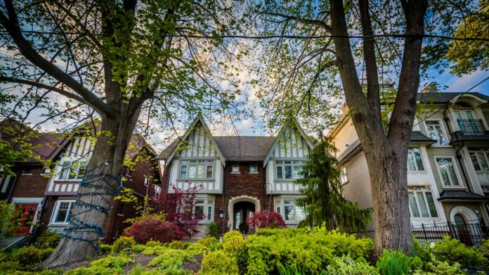 Realtors in Toronto See More Balanced Market Ahead of Spring Rush